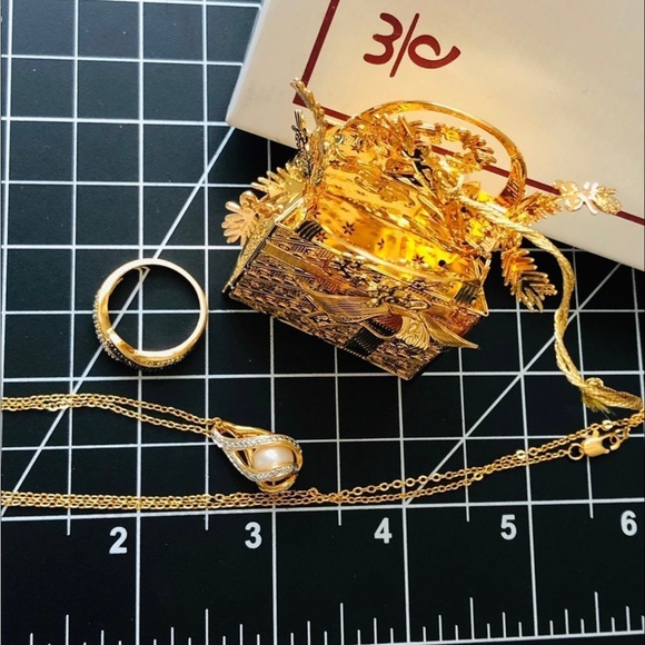 Vintage “new” Danbury Mint gift Christmas Jewelry - Picture 13 of 17